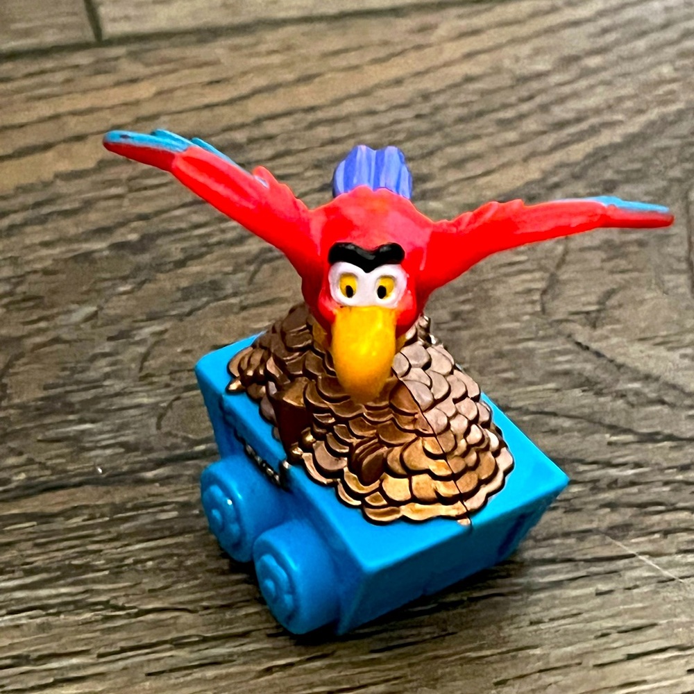 DISNEY ALADDIN LAGO FIGURE MINIATURE ROLLING TREASURE CART